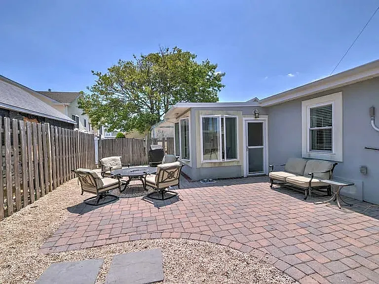 1 bed, 900 sqft, $1,900 — Photo 3
