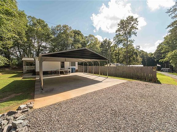 3rd image of 829 Wagner Rd