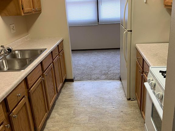 4th image of 5229 N Montclair Ave APT 12
