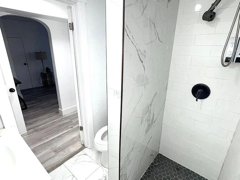 1211 E 18th Ave #B — Photo 4