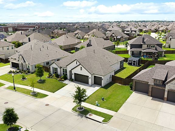 4th image of 436 Brushwood Ln