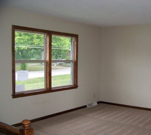 5th image of 477 Perrey Dr
