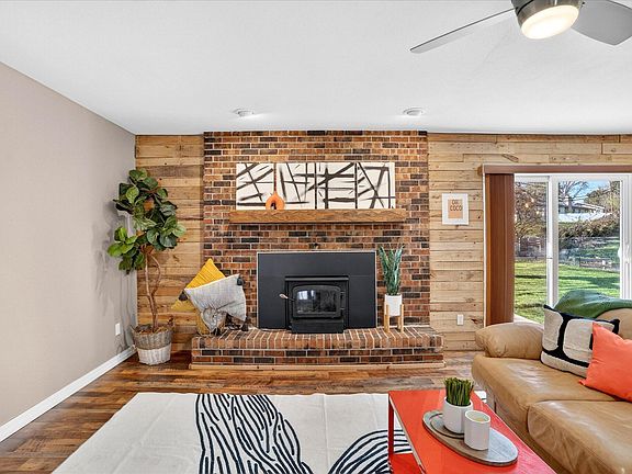 5th image of 2669 S Catalina Avenue