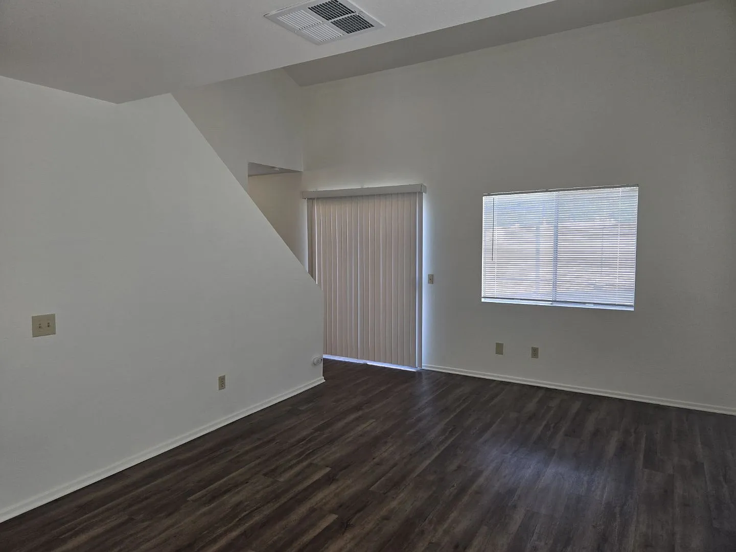 3 bed, 2.5 bath, 1250 sqft, $2,550 — Photo 4