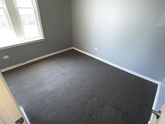 4th image of 4612 S Lake Park Ave #2M