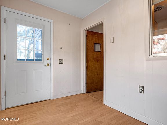 4th image of 4 Lexington Drive #A
