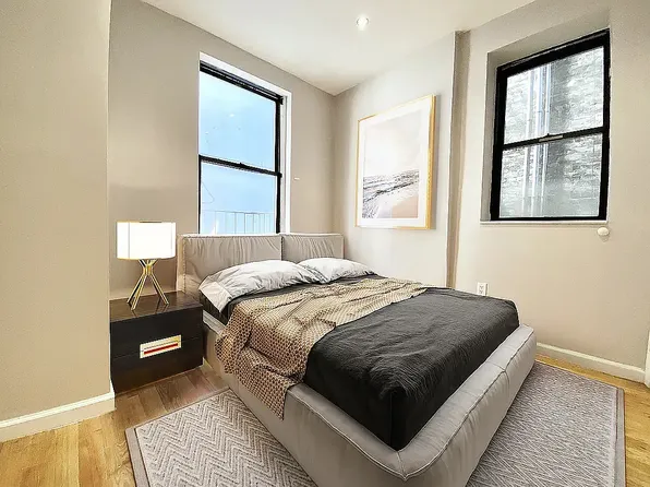 932 Amsterdam Avenue 2L image 2 of 11