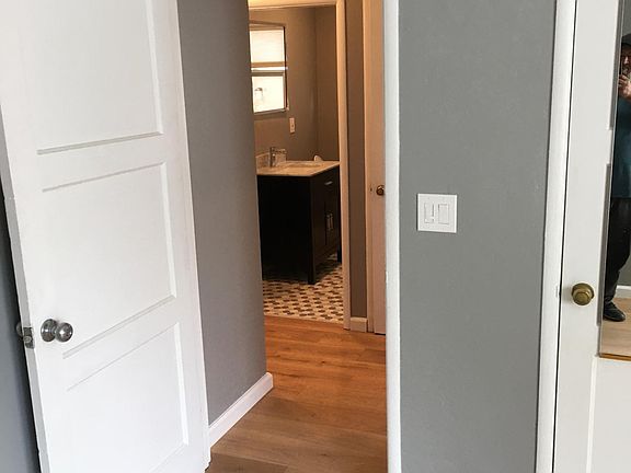 4th image of 606 E Poplar Ave