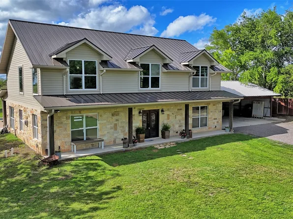 209 E Meadows St, Saint Jo, TX 76265