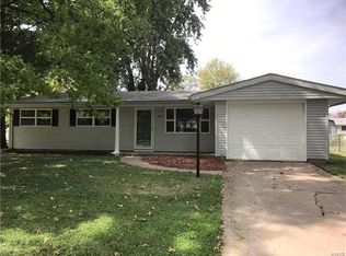 205 Saint Thomas Dr, Godfrey, IL 62035