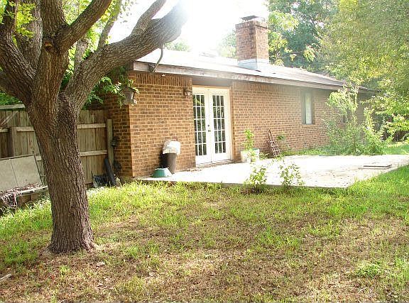 3rd image of 930 Mary Blvd