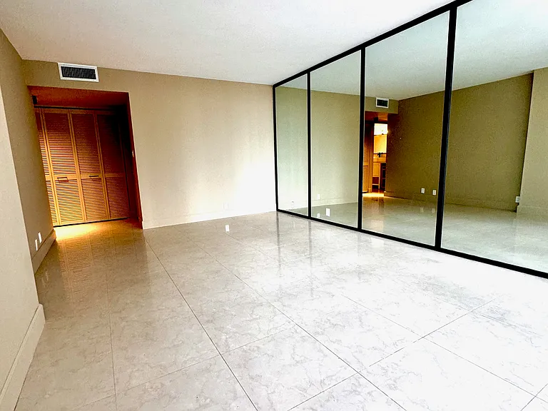 1901 Brickell Ave #B512 — Photo 24