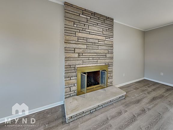 4th image of 2453 Gardendale Dr