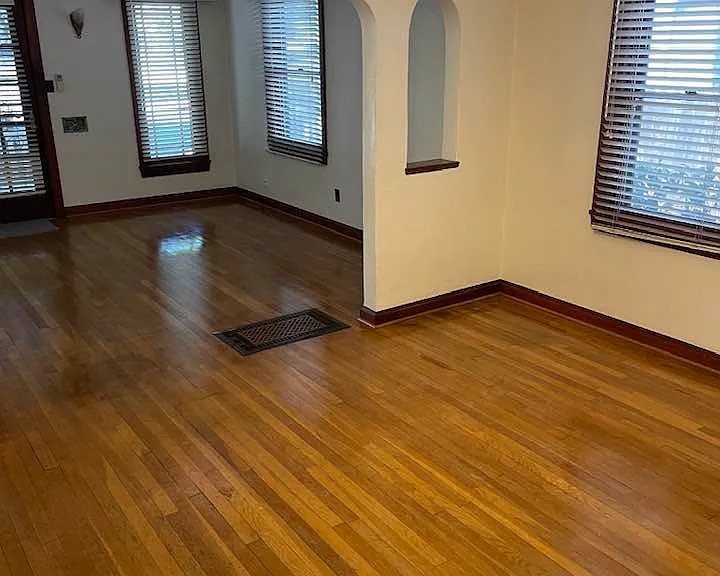 410 W Walnut St — Photo 14