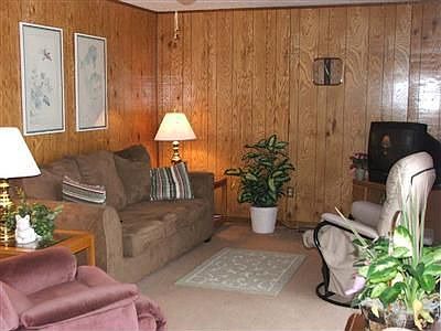 3rd image of 824 Barkins Ave