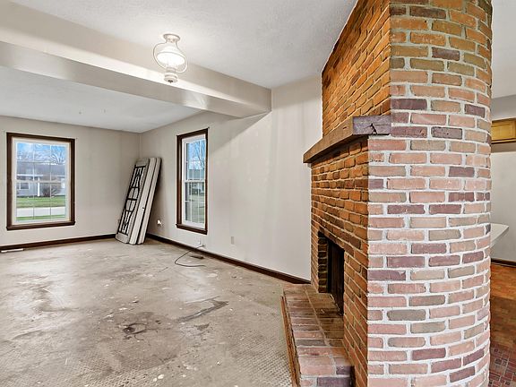 4th image of 1461 N Manor Dr