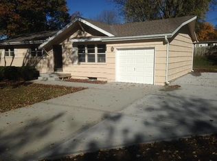 7302 NW 73rd St, Kansas City, MO 64152