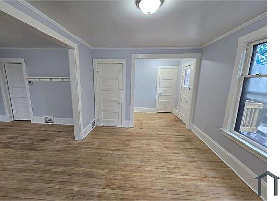 2nd image of 3111 W Walnut St
