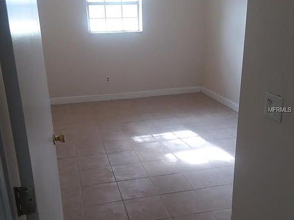 3rd image of 1745 Saxon Blvd