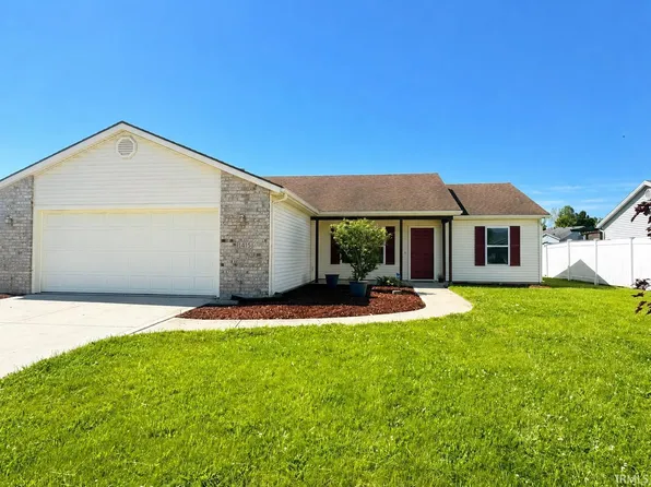 1415 Apex Dr, Kendallville, IN 46755