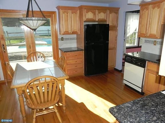 3rd image of 26 Windham Dr