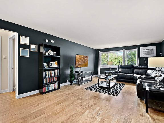 3rd image of 8816 Briar Ct APT 2A