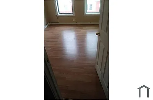 710 Hallett St #3B Photo 1