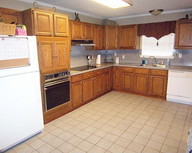 2nd image of 104 Hermitage Dr