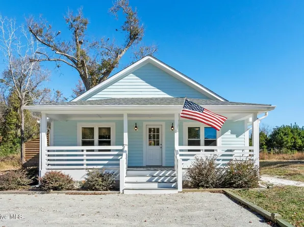 1070 Midway Road SE, Bolivia, NC 28422