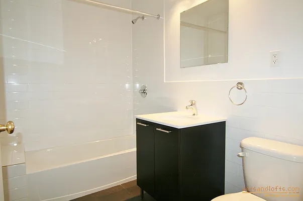 Rented by aptsandlofts.com | media 22