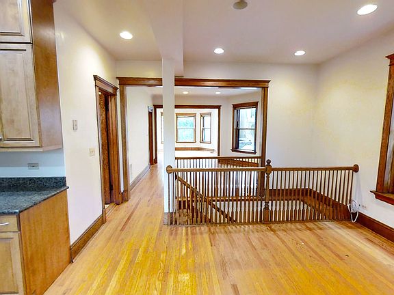3rd image of 3740 N Magnolia Ave #1