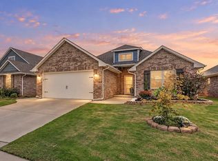 12324 SW 31st St, Yukon, OK 73099