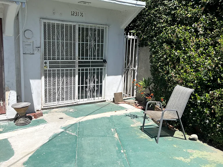 1231 1/2 N Vista St — Photo 13
