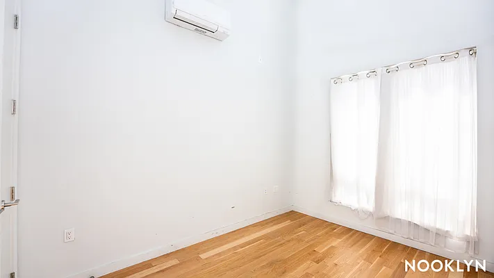 Rented by Nooklyn NYC LLC | media 79