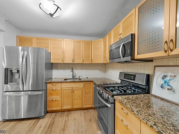 3rd image of 207 Patriots Rd