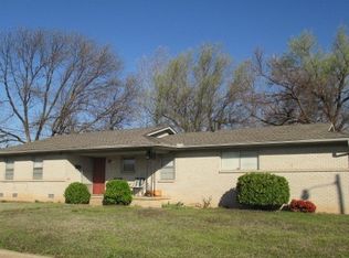 901 Brown Dr, Midwest City, OK 73110