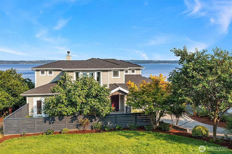 3rd image of 25764 Gold Beach Drive SW