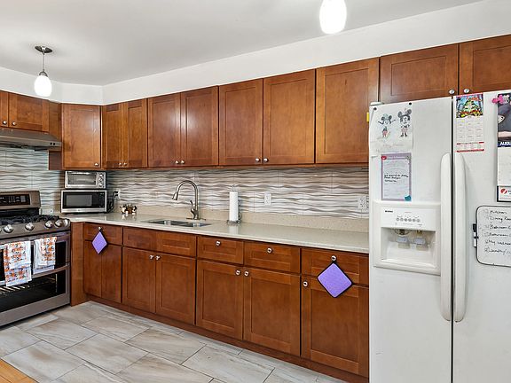 5th image of 110-50 160th St