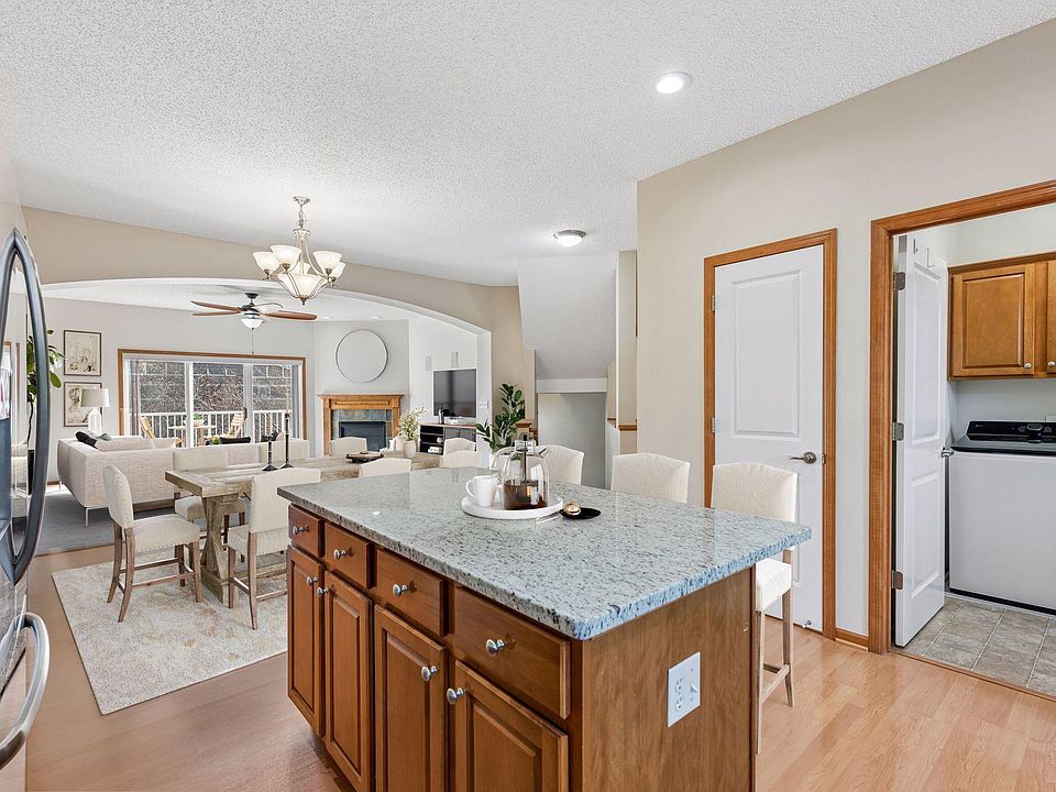 1st image of 3264 Oak View Dr