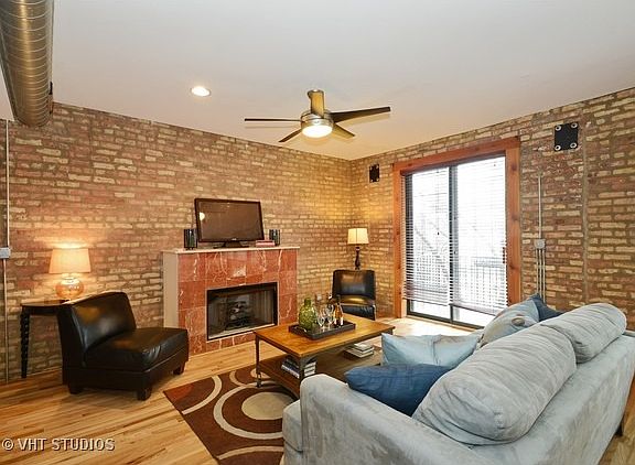 3rd image of 3553 N Paulina St APT 2