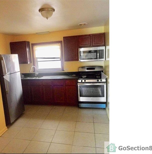 1st image of 7959 S Wood St #2W