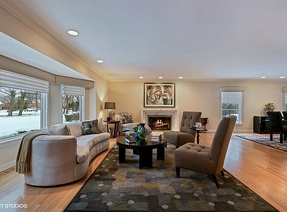 3rd image of 923 Ashland Ave