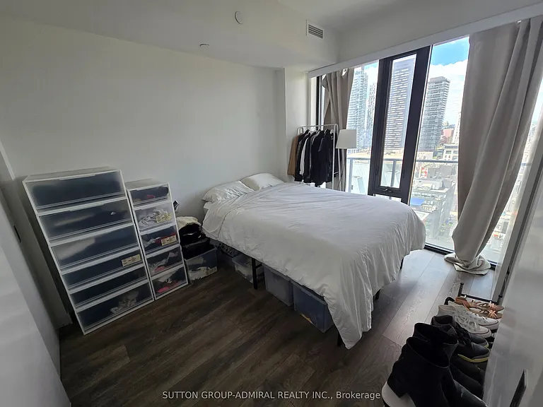 215 Queen St W #1802 — Photo 9