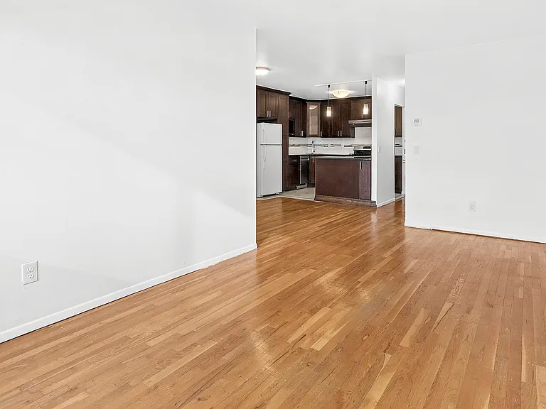 31-31 42nd St #3 — Photo 5