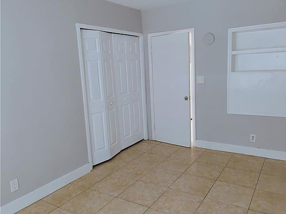 5th image of 242 SE Park St APT 2