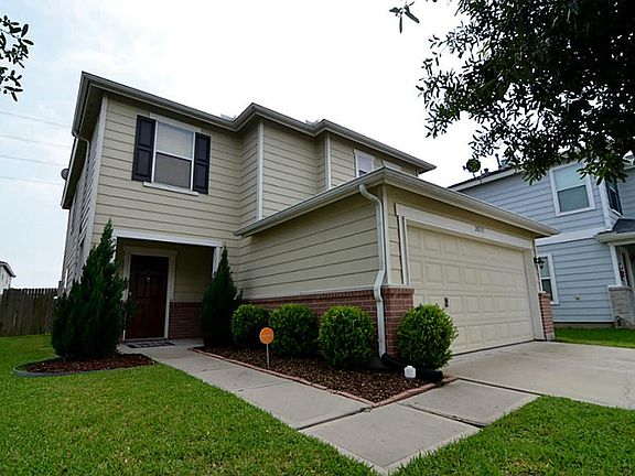 2nd image of 20715 Dickinson Manor Ln