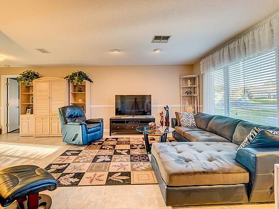 3rd image of 3012 Gregor Ct
