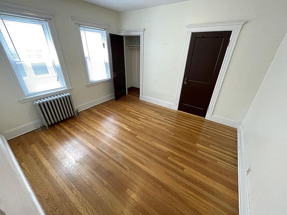 3rd image of 20 Saint Peter St #2