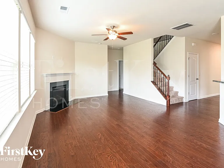 11607 Gilroy Ln — Photo 2