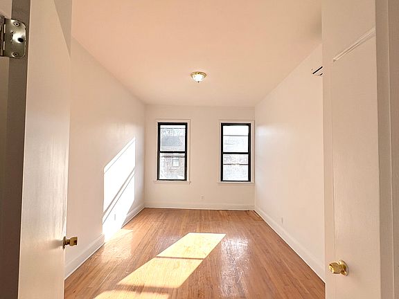 5th image of 678 Manhattan Ave Floor 3